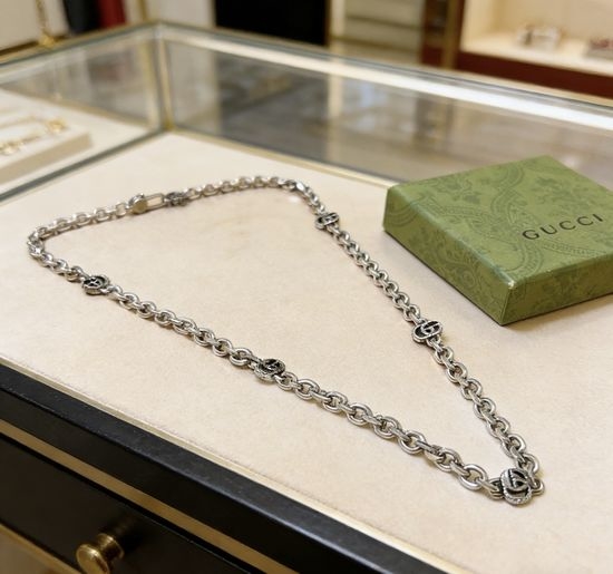 Gucci Thick Distressed Adjustable Chain Necklace