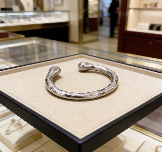 Gucci Vintage Finish Classic Bangle