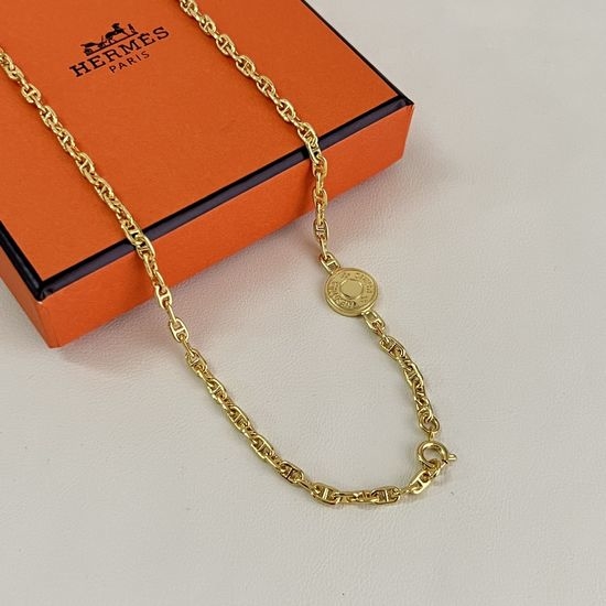 Hermes Delicate Elegant Daily Pendant Necklace