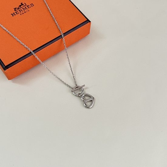 Hermes Delicate Heart Shape Pendant Necklace