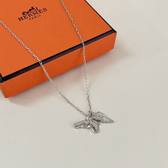 Hermes Luxury Horse Wing Design Pendant Necklace