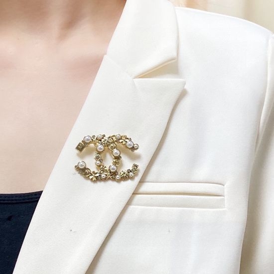 Chanel Elegant Versatile Fashion Brooch for Daily Wear