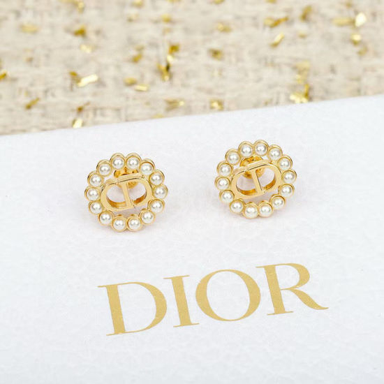 Christian Dior CD Vintage Pearl Stud Earrings Exquisite Workmanship