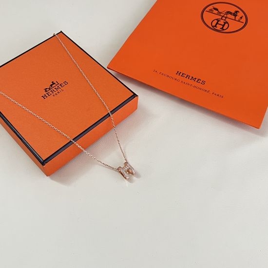 Hermes Exquisite Luxury Elegant Necklace