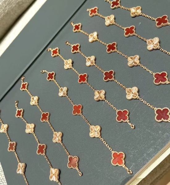 Van Cleef & Arpels VCA Carnelian Inlaid Delicate Bracelet
