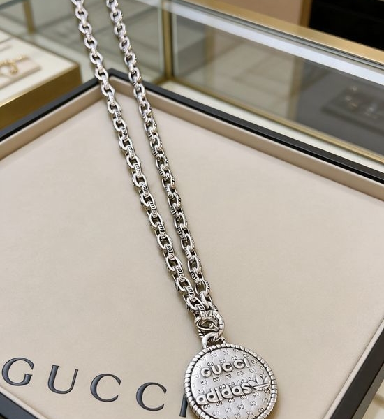 Gucci Classic Vintage Finish Daily Wear Necklace