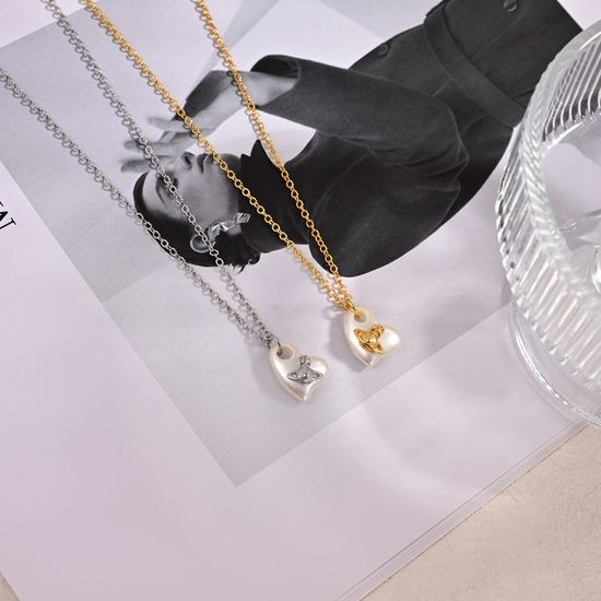 Vivienne Westhood Vivienne Westwood Saturn Pendant Necklace Set