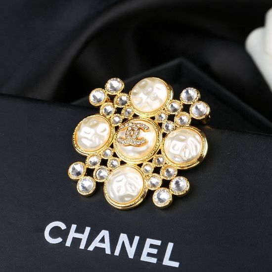 Chanel Diamond Pearl Brooch Stylish Design