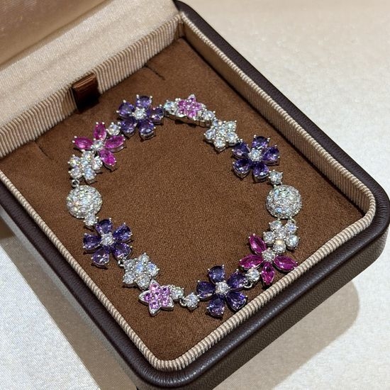 Van Cleef & Arpels VCA Color Diamond Flower Charm Bracelet