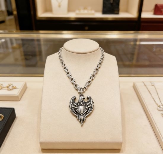 Gucci Retro Double G Pendant Necklace