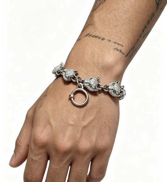 Cartier Classic V Gold Ring Design Bracelet