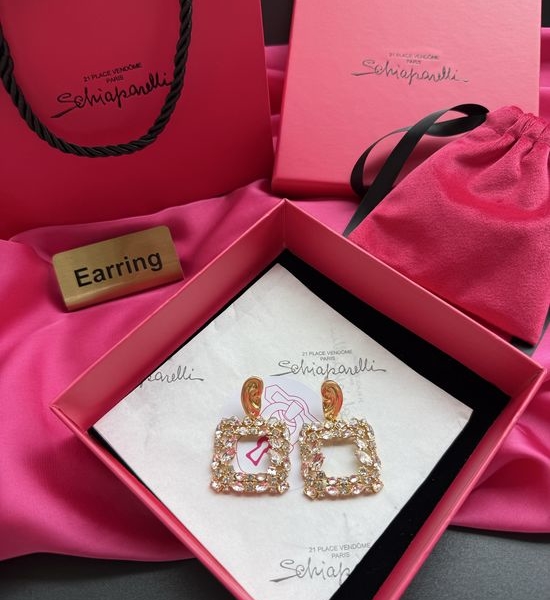 Schiaparelli Luxury Exaggerated Artistic Jewelry Accessories