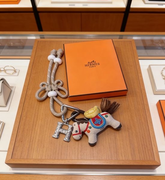 Hermes Exquisite Keychain Premium Craft Decoration