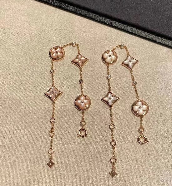 Louis Vuitton LV Pink Shell Four Flower Bracelet