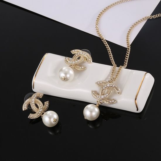 Chanel Rhinestone Embellished Pearl Necklace