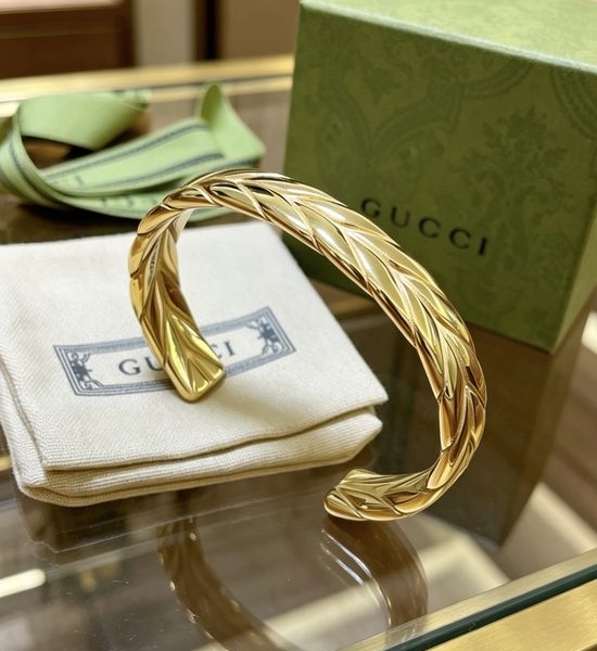 Gucci Vintage Distressed Thickened Bangle Premium