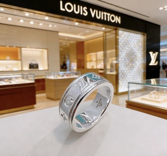 Louis Vuitton LV Vintage Punk Style Retro Ring
