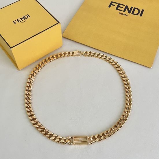 Fendi Classic Elegant Necklace Ideal For Daily Outfits