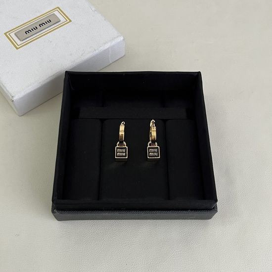 Miu Miu Classic Versatile Small Earrings