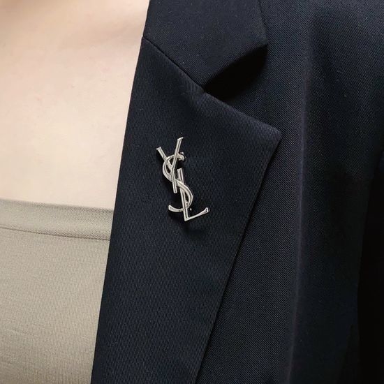 Yves Saint Laurent YSL Mini Brooch Versatile Fashion Accessory