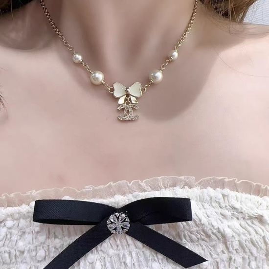 Chanel Elegant Carved Necklace Suitable for Daily Wear