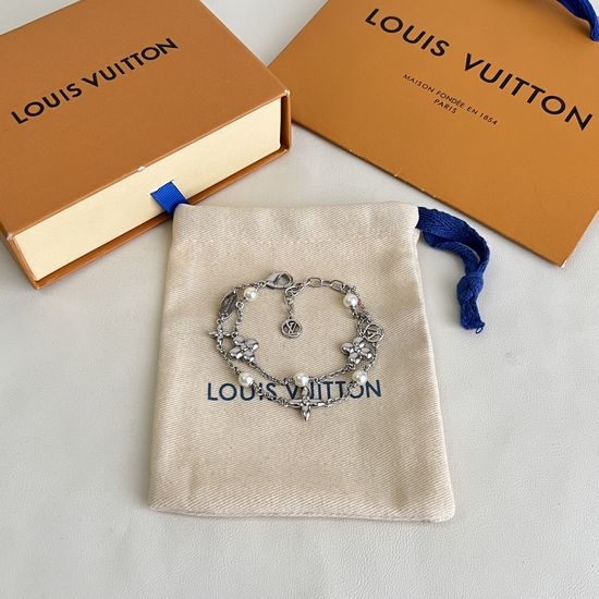 Louis Vuitton LV Vintage Fashion Chain Bracelet