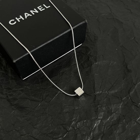 Chanel Vintage Chanel Chic Necklace