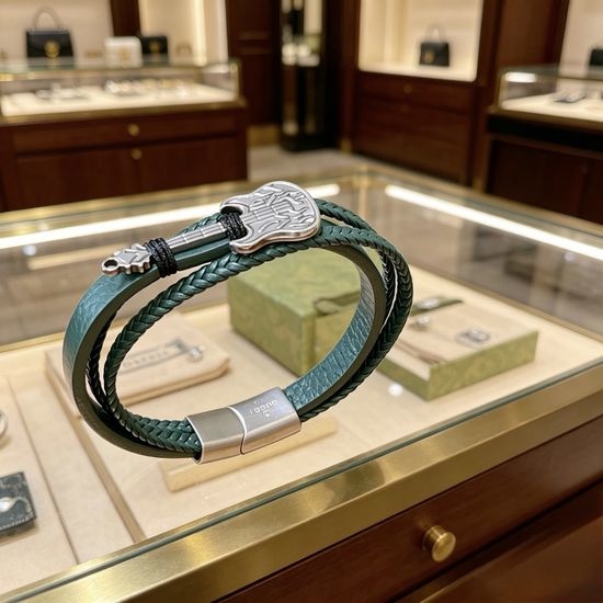 Gucci Vintage Silver Leather Bracelet Classic Design