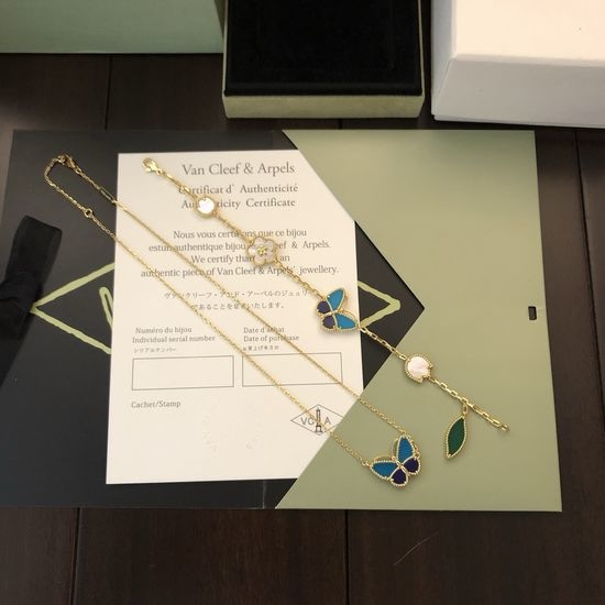 Van Cleef & Arpels VCA Elegant Natural Stone Inlaid Necklace Bracelet