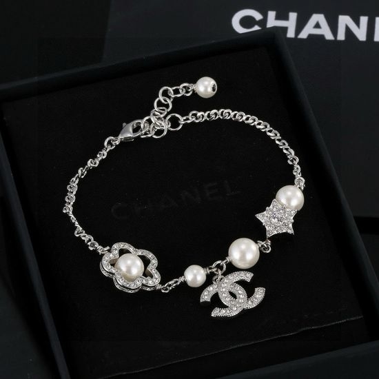 Chanel Star Camellia Pearl Elegant Bracelet