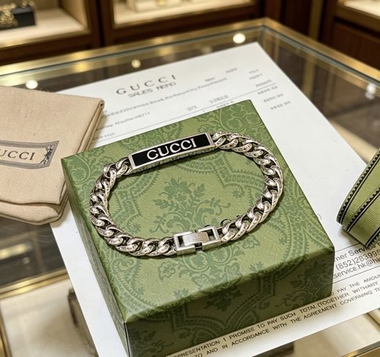 Gucci Classic Patterned Bracelet for Daily Wear