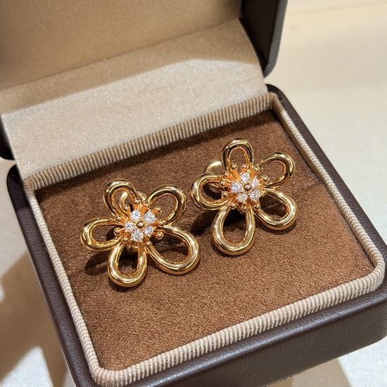 Van Cleef & Arpels VCA Shiny Flower Shape Drop Earrings