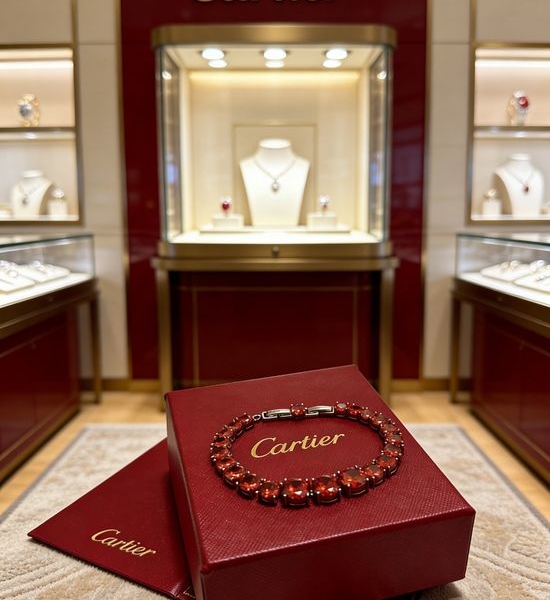 Cartier Gold Bracelet Exquisite Handcrafted Jewelry