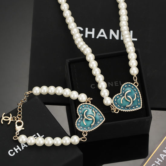Chanel Vintage Style Pearl Bracelet Necklace Set