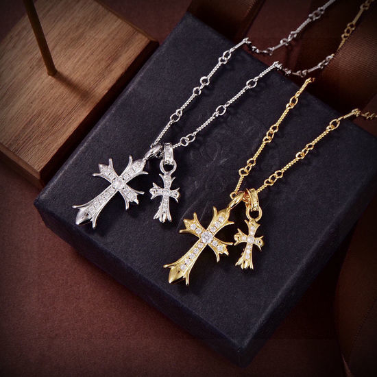 Chrome Hearts Diamond Cross Necklace Delicate Exquisite Accessory