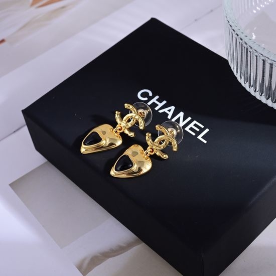 Chanel Exquisite Carved Earrings Elegant Design Jewelry