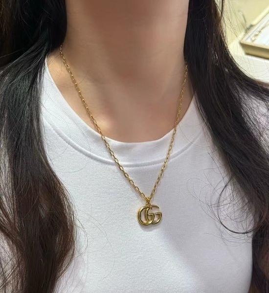 Gucci Classic Polished Pendant Necklace All-match