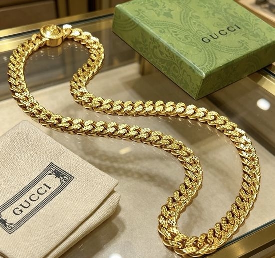 Gucci Classic Detailed Vintage Pendant Necklace