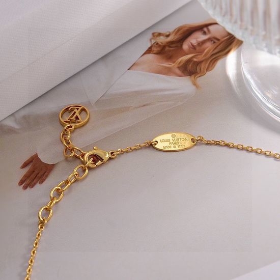 Louis Vuitton LV Elegant Versatile Shiny Cut Necklace