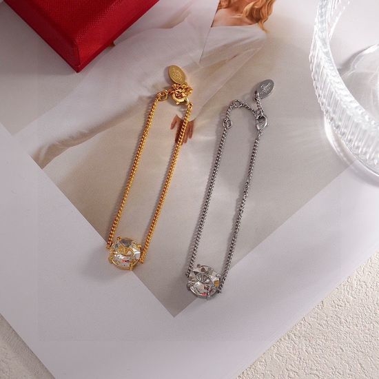 Valentino Simple Versatile Golden Bracelet