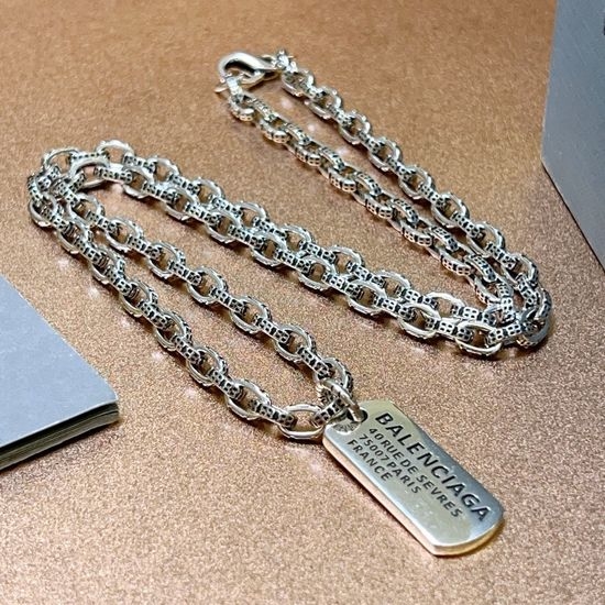 Balenciaga Vintage Exquisite Necklace for All Occasions