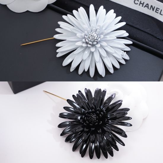 Chanel Elegant Beaded Diamond Brooch