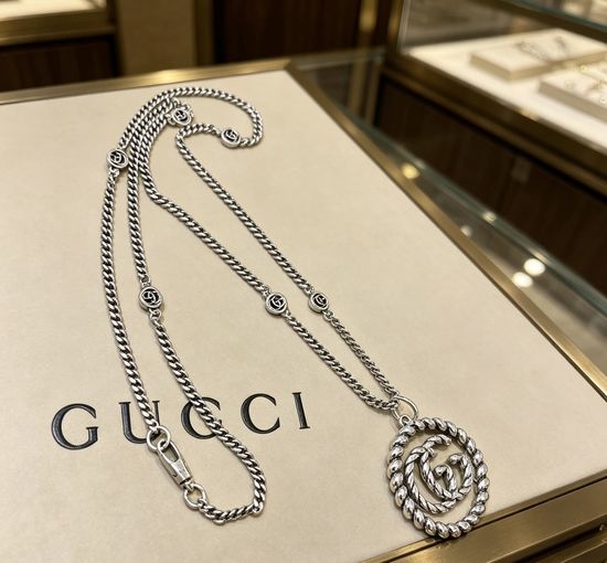Gucci Retro Silver Distressed Necklace Accessory