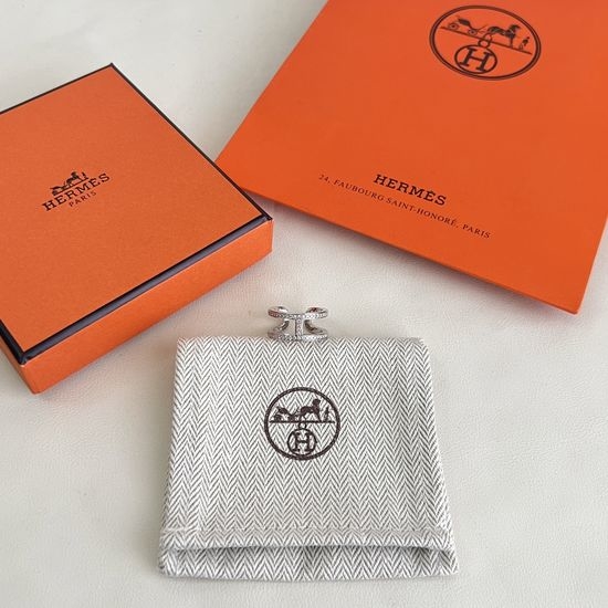 Hermes Twisted Design Delicate Decorative Ring