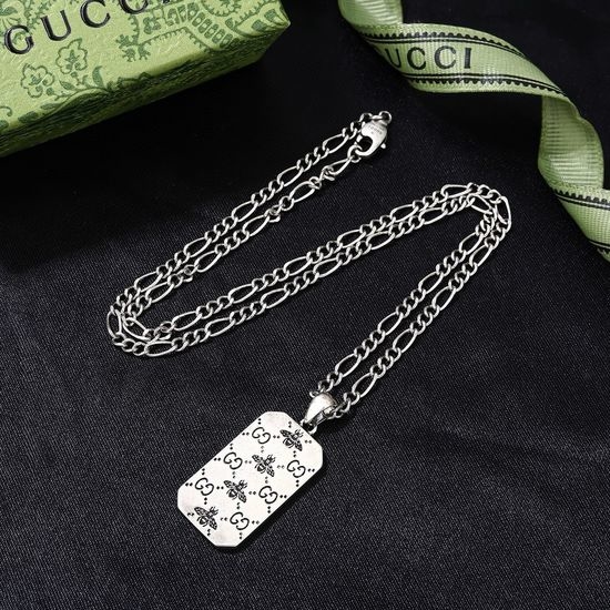 Gucci Stylish Bold Necklace Premium Material Streetwear Suitable