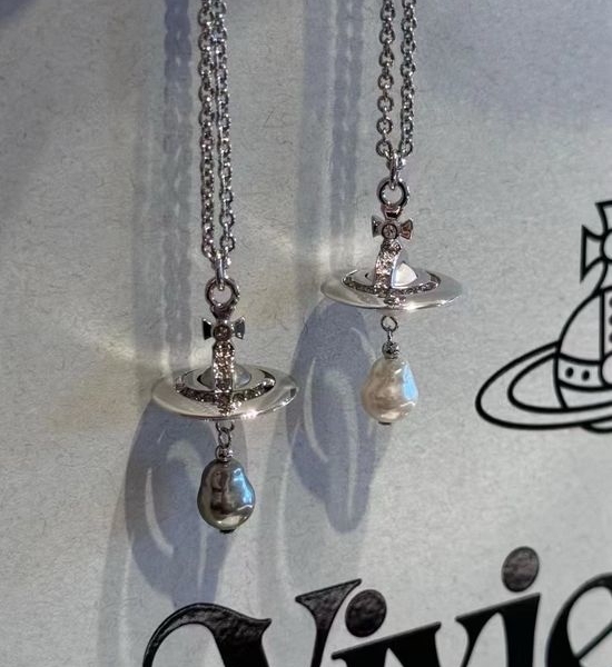 Vivienne Westhood Saturn Pearl Paved Diamond Necklace
