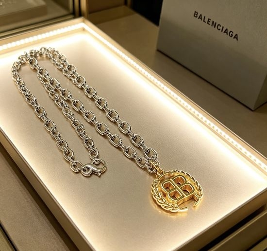 Balenciaga Vintage Style Exquisite Craft Necklace