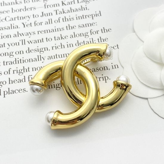 Chanel Pearl Accent Classic Brooch Elegant