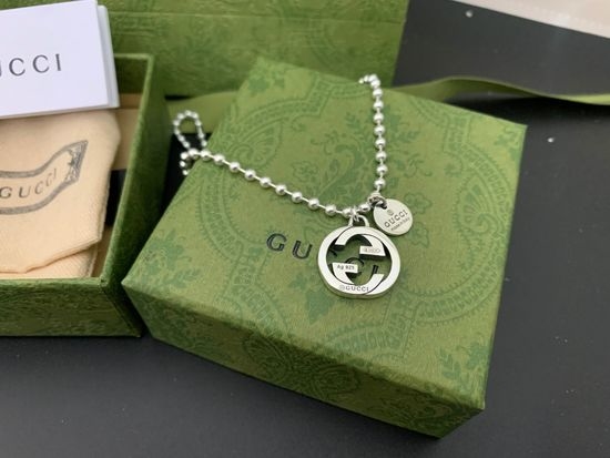 Gucci Beaded Cross Clasp Chain Necklace