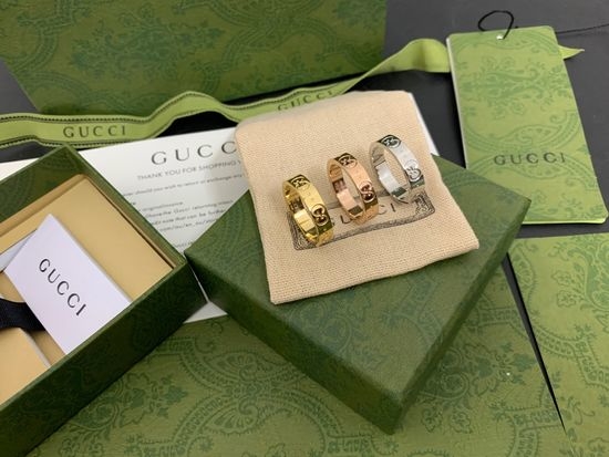 Gucci Minimalist Double Letter Ring